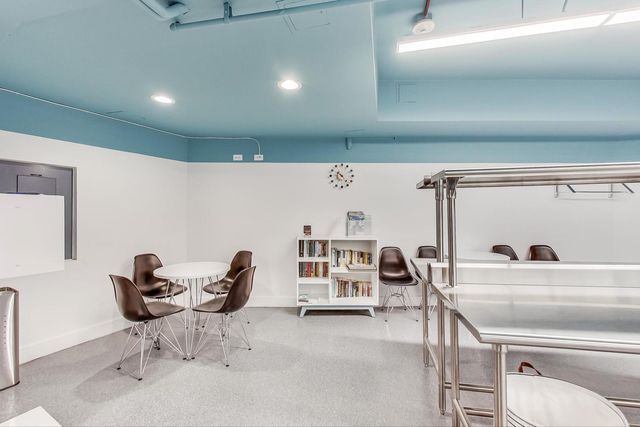 3930 N Pine Grove Avenue 2912, Chicago, IL 60613