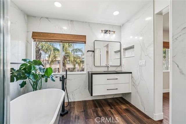 6658 Bright Gem Court, Eastvale, CA 92880