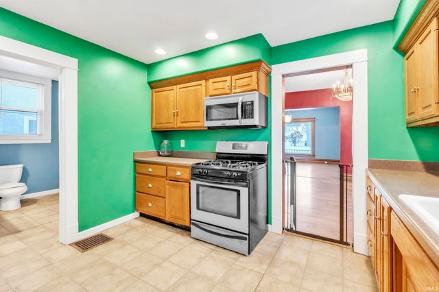 629 E Diamond Street, Kendallville, IN 46755