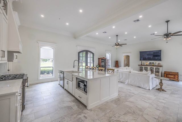 10201 East Park Ave, Houma, LA 70363