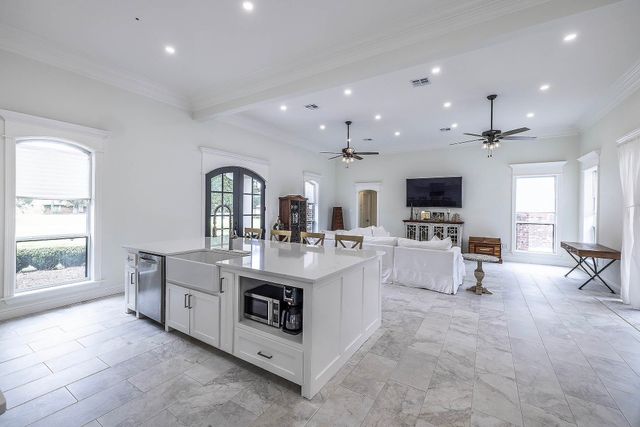 10201 East Park Ave, Houma, LA 70363