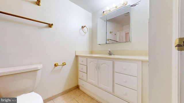 1900 OAK AVE, Northfield, NJ 08225