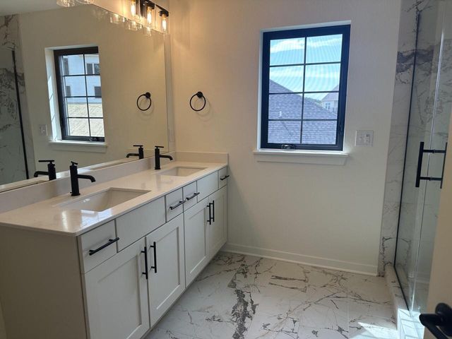 114 Retzer View COURT, Waukesha, WI 53188