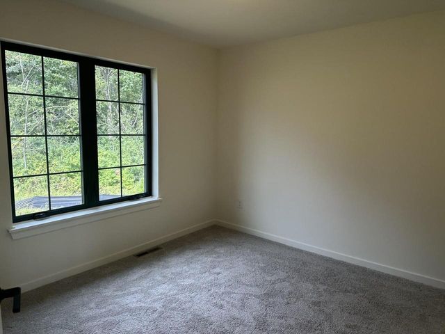 114 Retzer View COURT, Waukesha, WI 53188