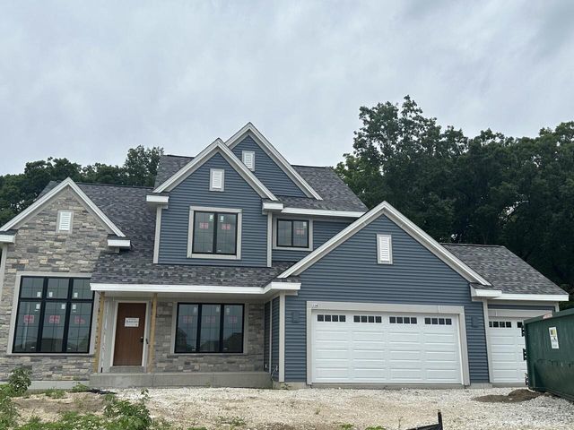 114 Retzer View COURT, Waukesha, WI 53188
