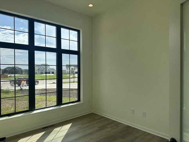 114 Retzer View COURT, Waukesha, WI 53188
