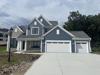 114 Retzer View COURT, Waukesha, WI 53188
