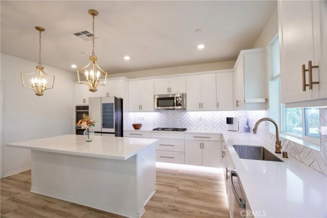 33063 Table Rock Drive, Winchester, CA 92596