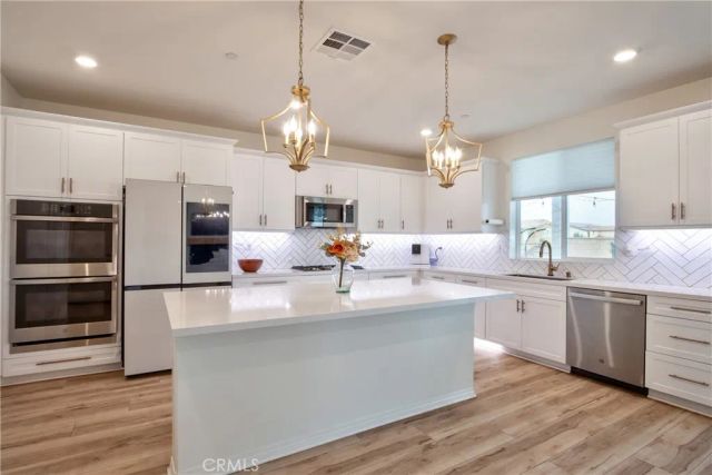 33063 Table Rock Drive, Winchester, CA 92596