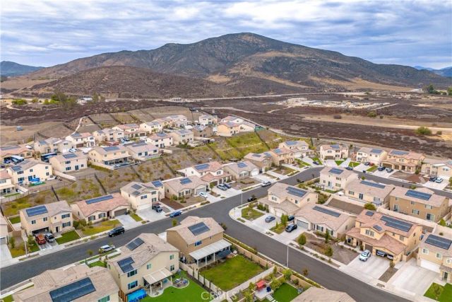 33063 Table Rock Drive, Winchester, CA 92596