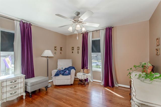 802 Kirkwood Drive, Dallas, TX 75218