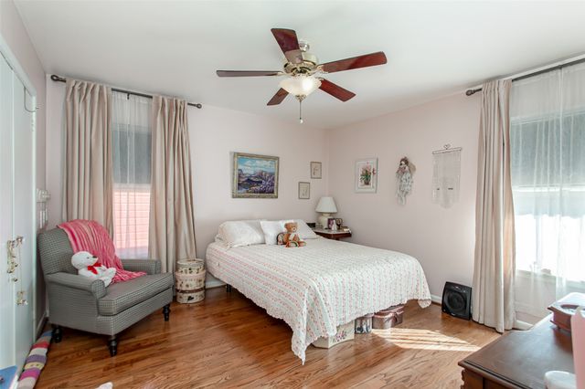 802 Kirkwood Drive, Dallas, TX 75218