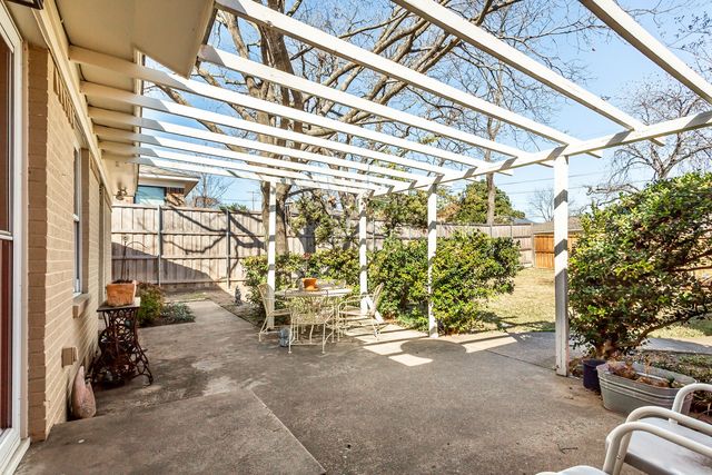 802 Kirkwood Drive, Dallas, TX 75218