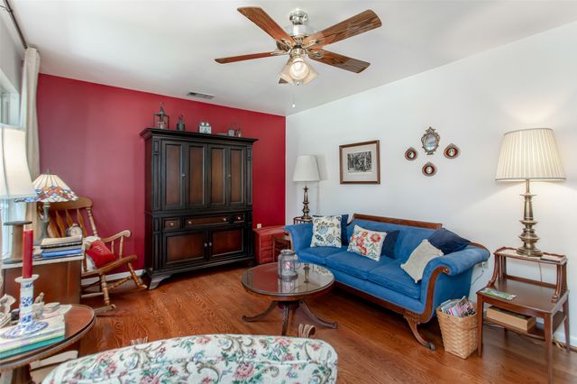 802 Kirkwood Drive, Dallas, TX 75218