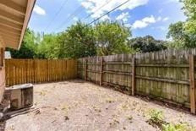 2201 Lanier DR A, Austin, TX 78757