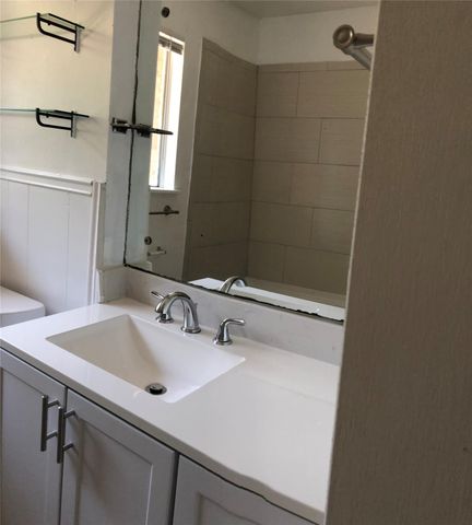 2201 Lanier DR A, Austin, TX 78757