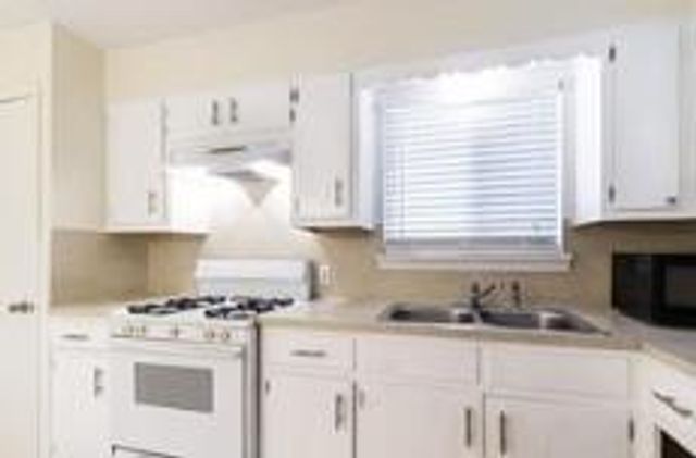 2201 Lanier DR A, Austin, TX 78757