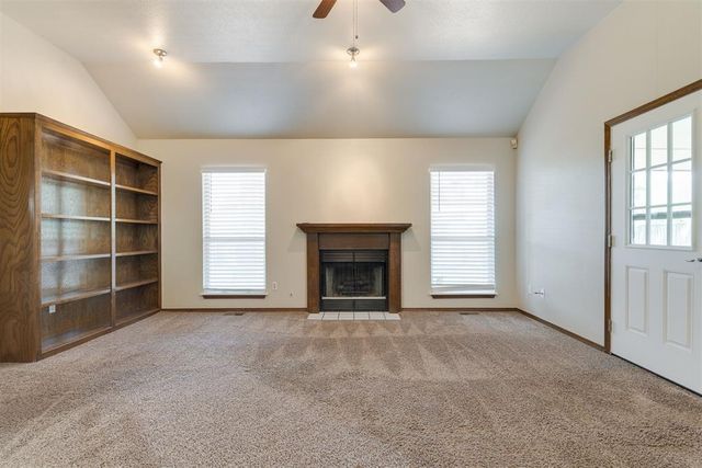 301 N Rockypoint Drive, Edmond, OK 73003