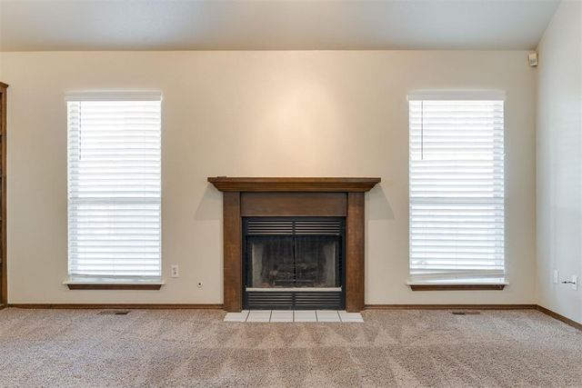 301 N Rockypoint Drive, Edmond, OK 73003