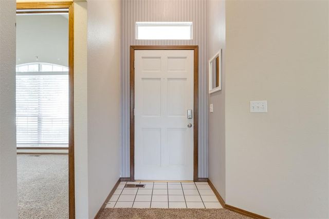 301 N Rockypoint Drive, Edmond, OK 73003
