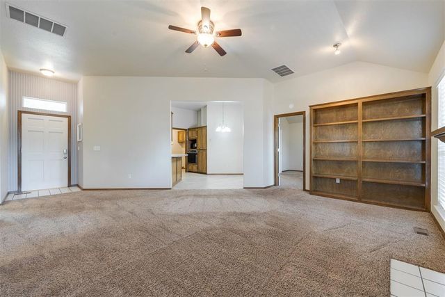 301 N Rockypoint Drive, Edmond, OK 73003