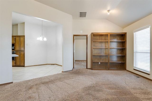 301 N Rockypoint Drive, Edmond, OK 73003