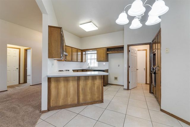 301 N Rockypoint Drive, Edmond, OK 73003