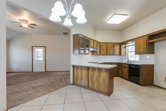 301 N Rockypoint Drive, Edmond, OK 73003