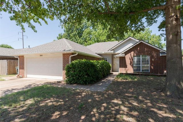 301 N Rockypoint Drive, Edmond, OK 73003