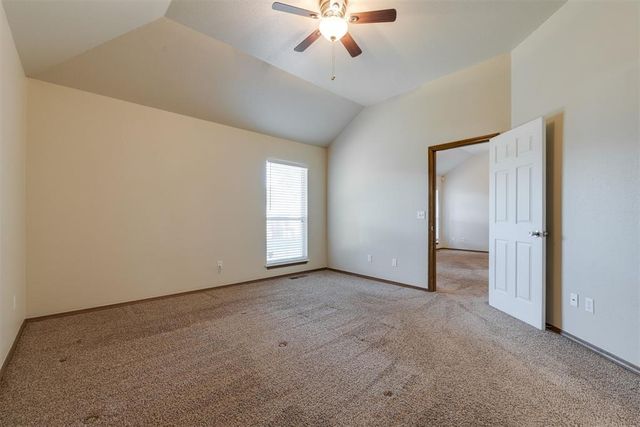 301 N Rockypoint Drive, Edmond, OK 73003