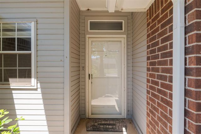 301 N Rockypoint Drive, Edmond, OK 73003