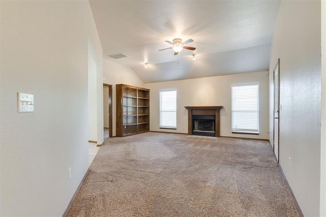301 N Rockypoint Drive, Edmond, OK 73003