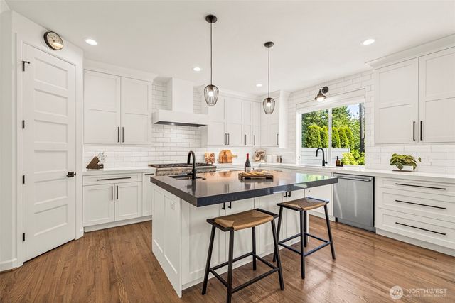 34102 SE Salal Street, Snoqualmie, WA 98065