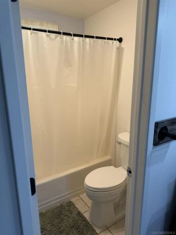 5350 Baltimore Dr 4, La Mesa, CA 91942