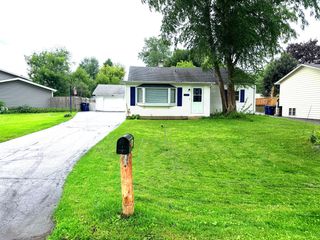 18148 W Valley Drive, Grayslake, IL 60030