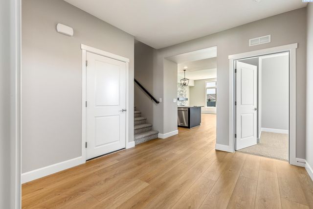 6627 Lazy B Drive, Pasco, WA 98301