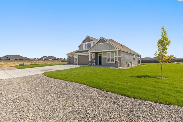 6627 Lazy B Drive, Pasco, WA 98301