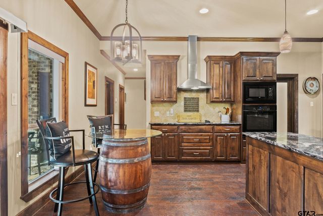 237 County Rd 2321, Mineola, TX 75773
