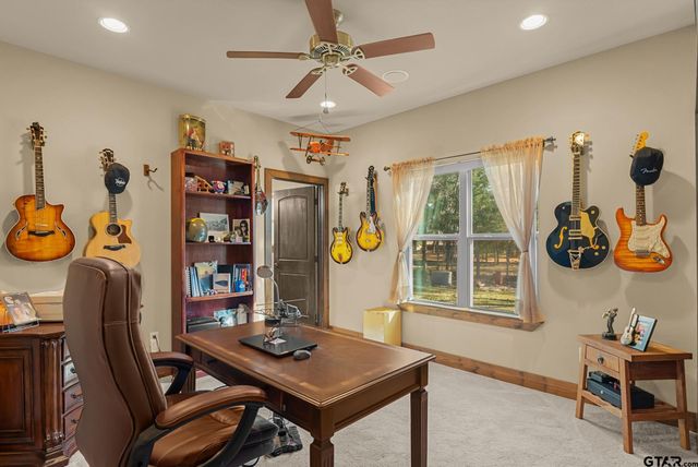 237 County Rd 2321, Mineola, TX 75773