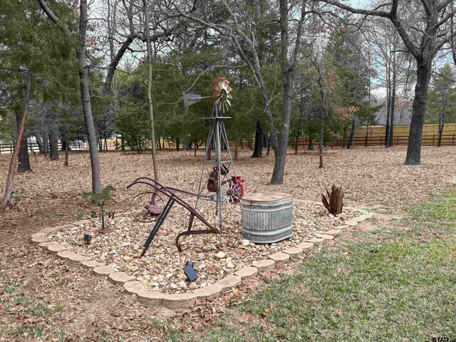 237 County Rd 2321, Mineola, TX 75773