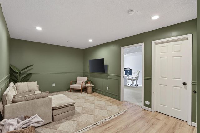 8713 Prestwick Parkway N, Brooklyn Park, MN 55443