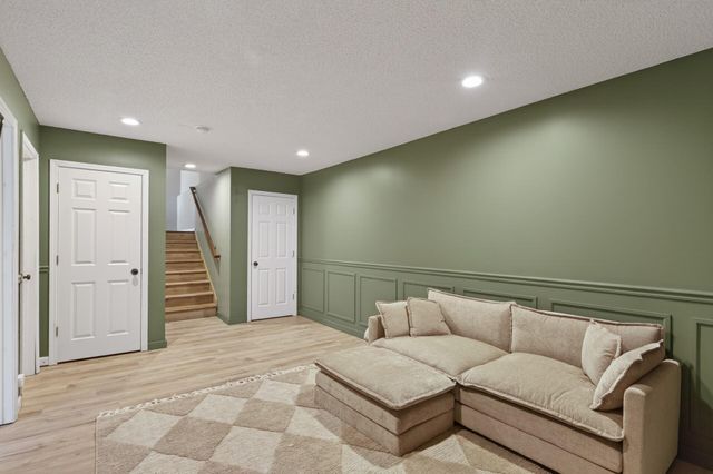 8713 Prestwick Parkway N, Brooklyn Park, MN 55443
