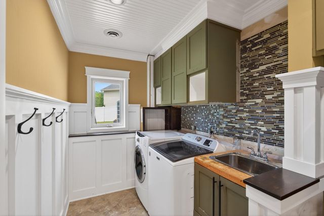 8713 Prestwick Parkway N, Brooklyn Park, MN 55443