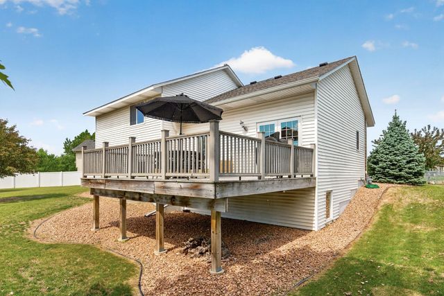 8713 Prestwick Parkway N, Brooklyn Park, MN 55443