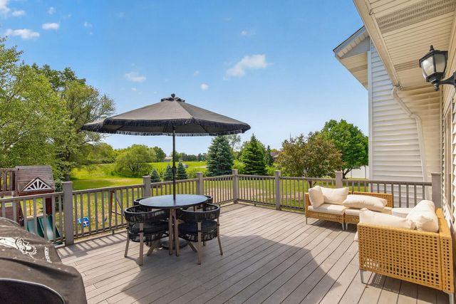 8713 Prestwick Parkway N, Brooklyn Park, MN 55443