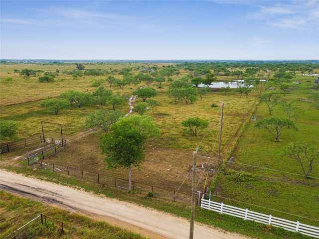 6872 County Road 0040 Road NW, Corsicana, TX 75110