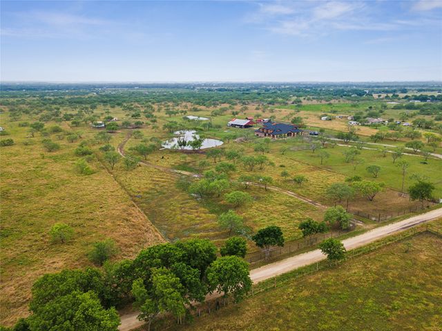 6872 County Road 0040 Road NW, Corsicana, TX 75110