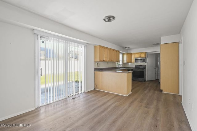 70 Harrington Circle, Willingboro, NJ 08046