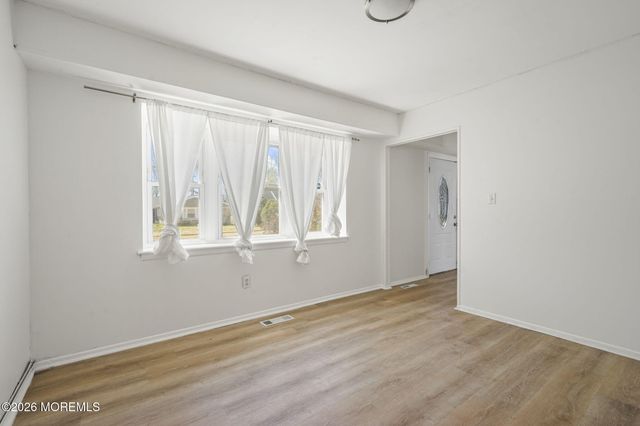 70 Harrington Circle, Willingboro, NJ 08046