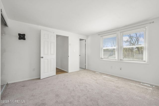 70 Harrington Circle, Willingboro, NJ 08046